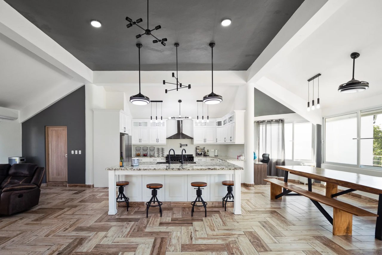 Bright open-plan kitchen and dining space at Laguna Oasis